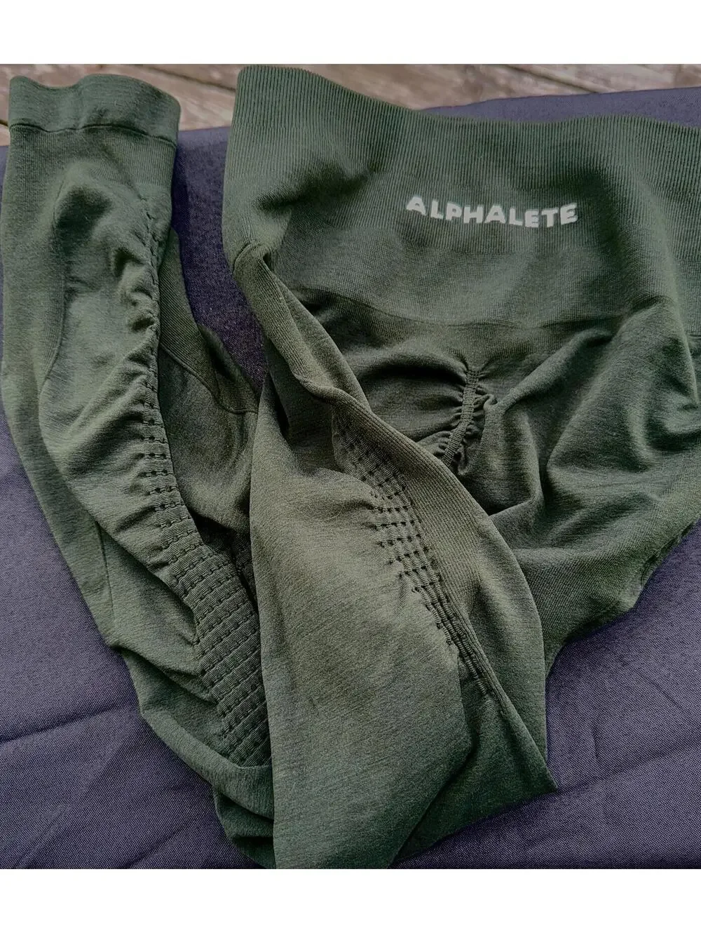 Contour Mid Rise Legging - Rare Color Grove - Picture 7 of 9